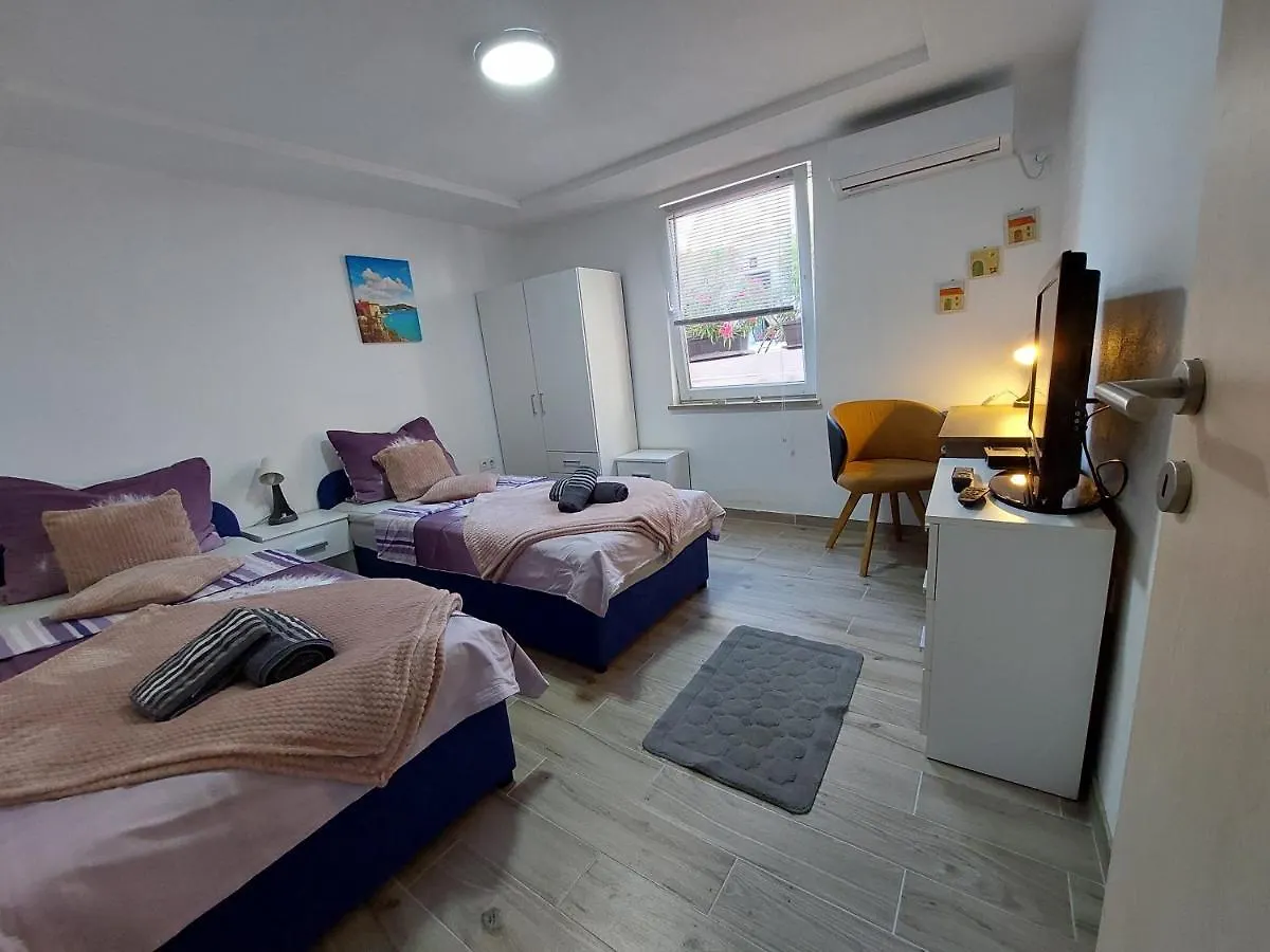 Vila Neyra Pula Villa