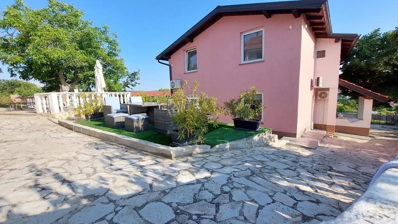 Vila Neyra Pula Villa